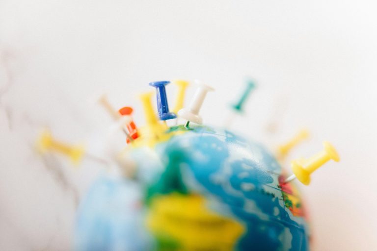 How to Use Translation Apps Effectively in Foreign Countries
