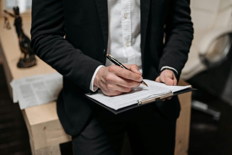 Simple Strategies for Dealing with Legal Threats Calmly and Smartly